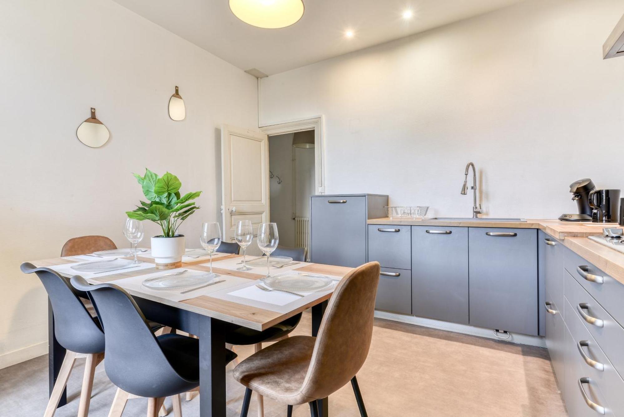 Le Marty - Wifi - Central - Climatison - Parking Gratuit Carcassonne Exterior foto